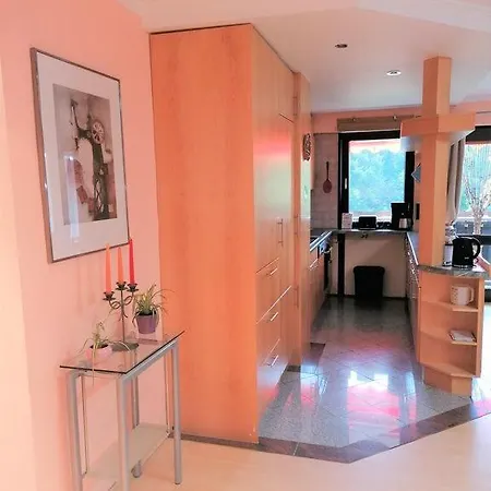Top Ferienwohnung Mit Tiefgaragenstellplatz, Auch Fuer Laengere Aufenthalte Apartmán
