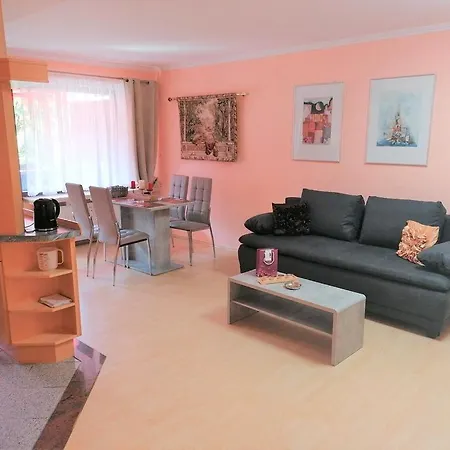 Top Ferienwohnung Mit Tiefgaragenstellplatz, Auch Fuer Laengere Aufenthalte *